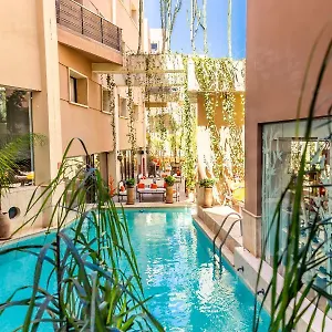 Dellarosa Boutique And Hotel